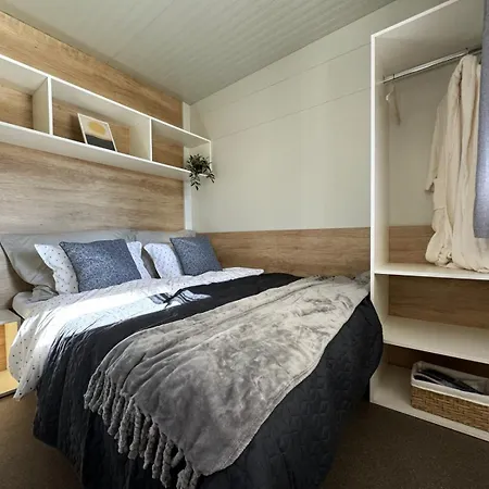 Campsite Cosy Modern Mini House 10 By The Sea With Private Terrace In Limoni Camp - Walk To & Local Taverns *
