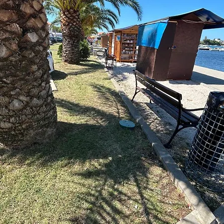 Cosy Modern Mini House 10 By The Sea With Private Terrace In Limoni Camp - Walk To & Local Taverns Campsite *