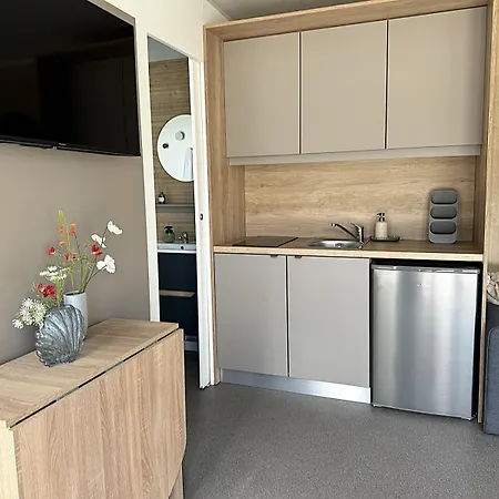 Cosy Modern Mini House 10 By The Sea With Private Terrace In Limoni Camp - Walk To & Local Taverns Camping Sukošan