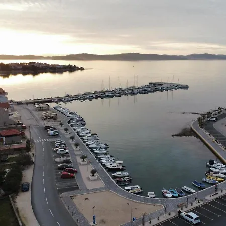 Cosy Modern Mini House 10 By The Sea With Private Terrace In Limoni Camp - Walk To & Local Taverns Sukošan